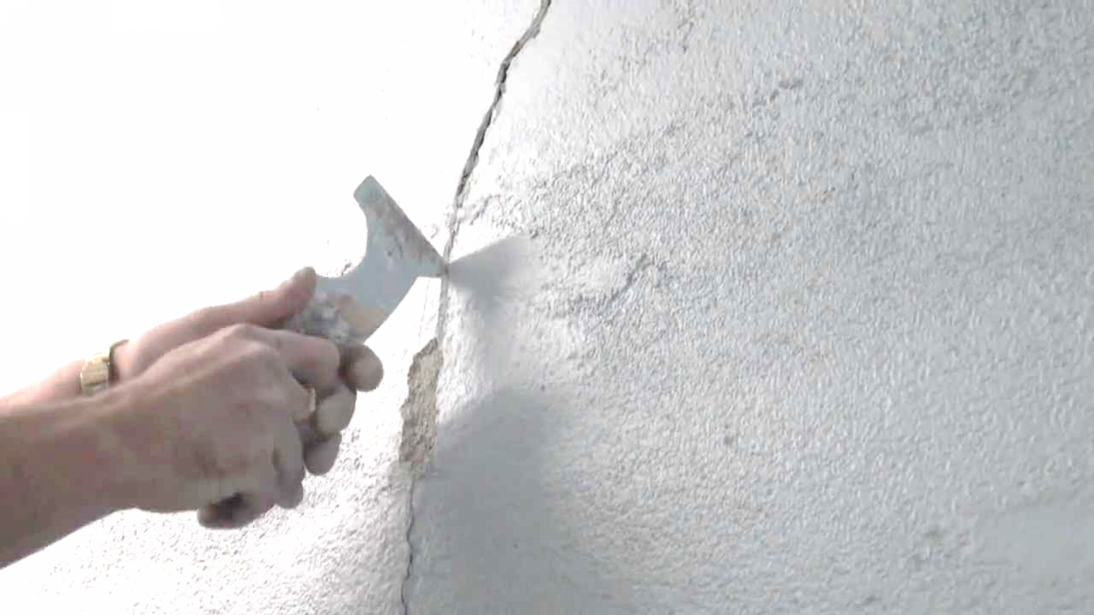 How do you Repair a Hairline Crack in Drywall 2024 Guide Market Share Group