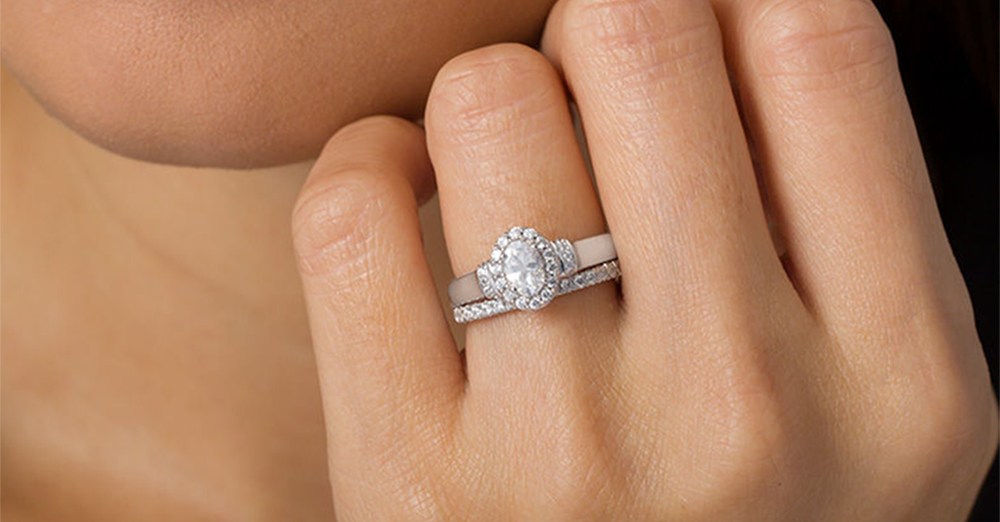 Engagement Ring Fit Comfortably and Elegantly